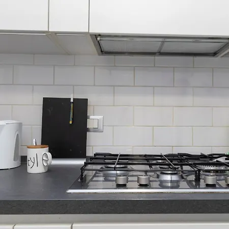 Gambara M1 - 15 Min To Duomo, Balcony, Ac&wifi Апартаменты